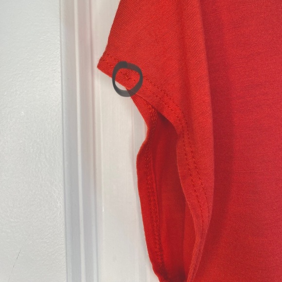 Trouvé Luxe Short Sleeve V-Neck Tee Red Size S - Picture 6 of 8